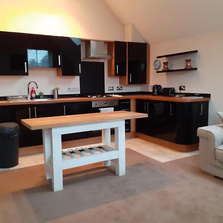 Modern 2Nd Floor 1 Bed Apartment In The Heart Of Llandudno Kültér fotó